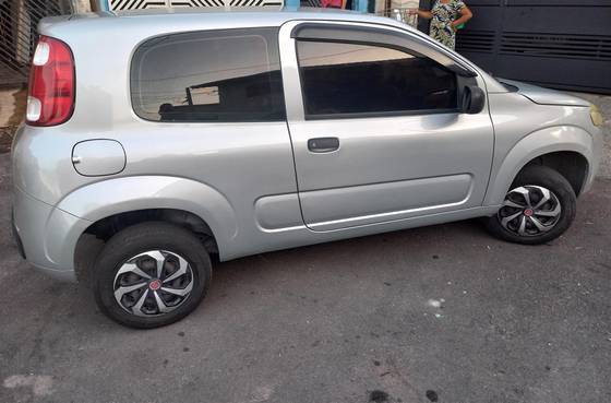 FIAT UNO 1.0 EVO VIVACE 8V FLEX 2P MANUAL